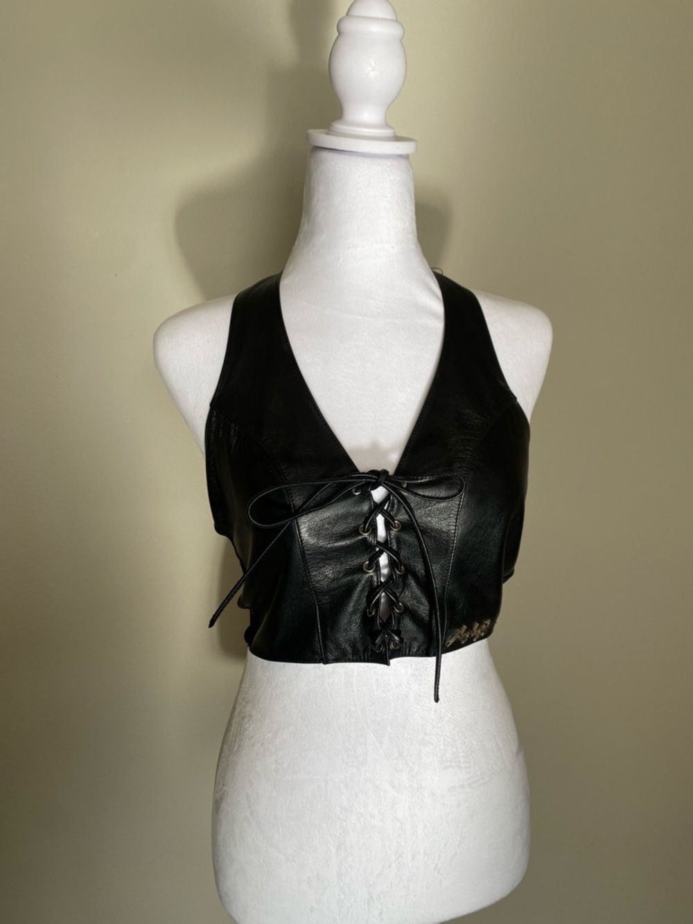 Playboy vintage- Black Leather Lace-Up Cropped Tank Top